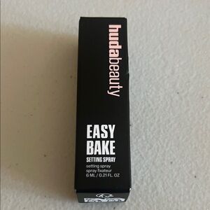 HUDA BEAUTY Mini Easy Bake Setting Spray 6ml